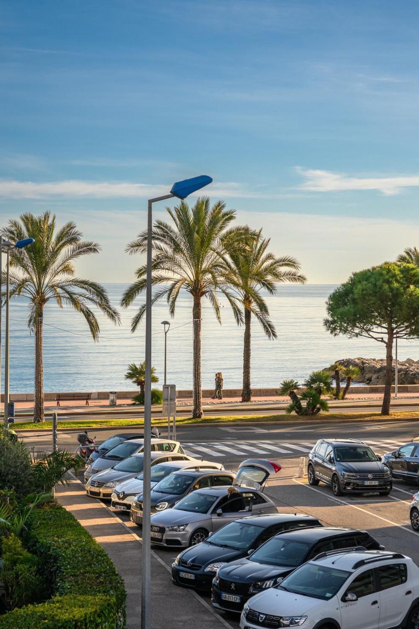 Appartement Bord De Mer « La Petite Ma-Line » Cagnes-sur-Mer Bagian luar foto